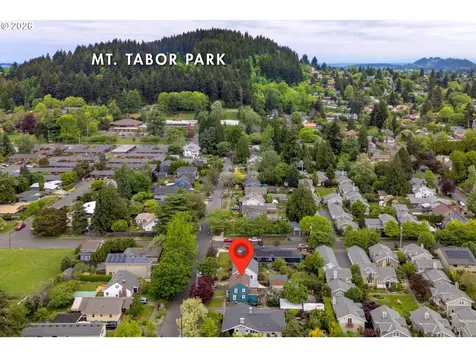2724 SE 70th Avenue Portland OR 97206