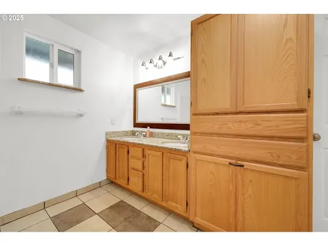 645 Meadow Lane Creswell OR 97426