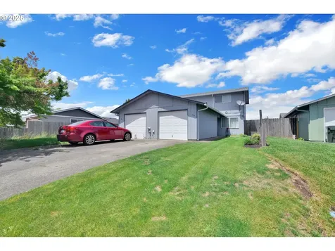 814/816 W Quinalt Street Springfield OR 97477