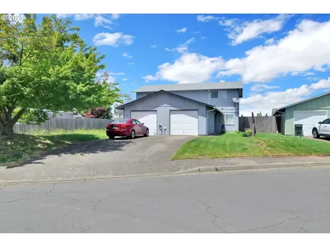 814/816 W Quinalt Street Springfield OR 97477