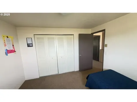 814/816 W Quinalt Street Springfield OR 97477