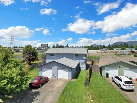 814/816 W Quinalt Street Springfield OR 97477