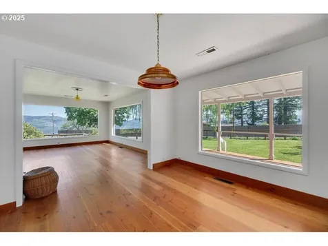 11081 Cook Underwood Road Underwood WA 98651