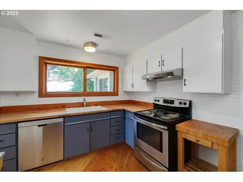 11081 Cook Underwood Road Underwood WA 98651