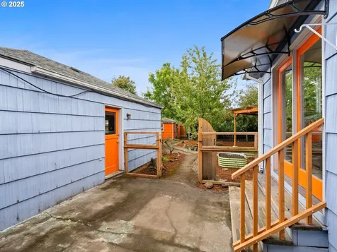 154 NW Garibaldi Street Hillsboro OR 97124