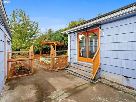154 NW Garibaldi Street Hillsboro OR 97124