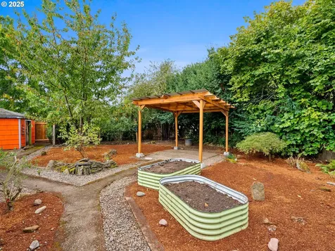 154 NW Garibaldi Street Hillsboro OR 97124