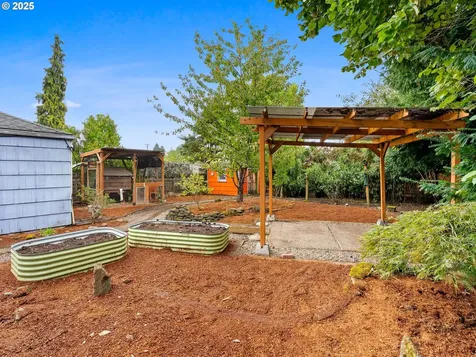 154 NW Garibaldi Street Hillsboro OR 97124