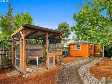 154 NW Garibaldi Street Hillsboro OR 97124