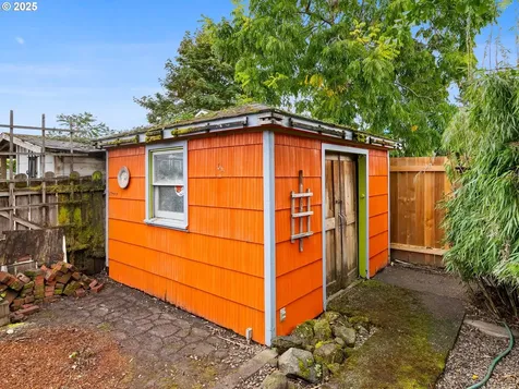 154 NW Garibaldi Street Hillsboro OR 97124