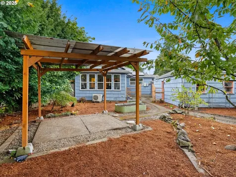 154 NW Garibaldi Street Hillsboro OR 97124