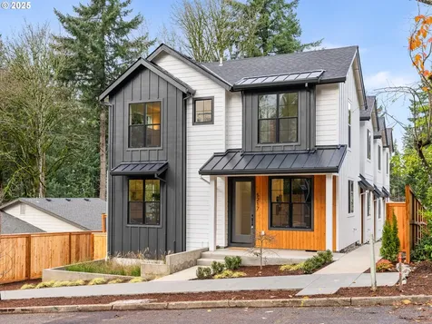 5211 SW Vacuna Street Portland OR 97219
