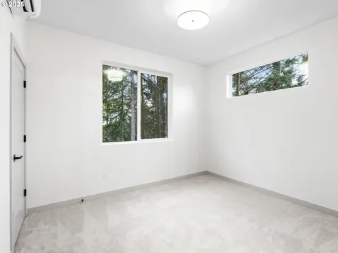 5211 SW Vacuna Street Portland OR 97219