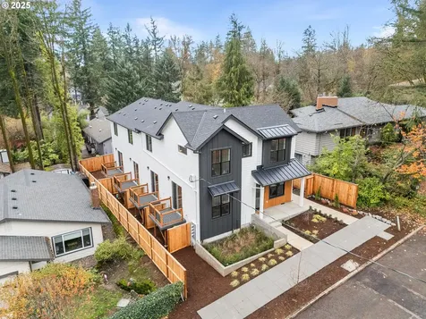 5211 SW Vacuna Street Portland OR 97219