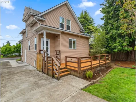 5805 N Burrage Avenue Portland OR 97217