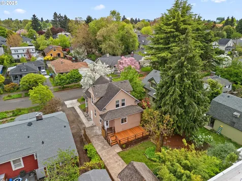 5805 N Burrage Avenue Portland OR 97217