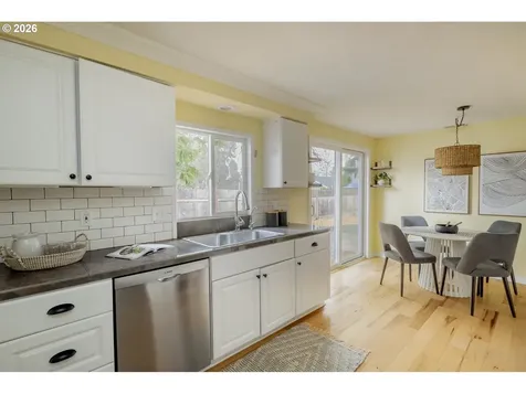 8724 N Woolsey Avenue Portland OR 97203
