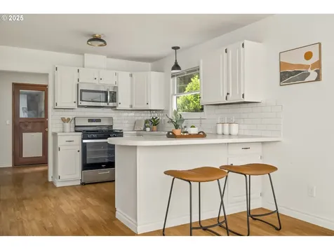 1070 SW Portola Avenue Portland OR 97225