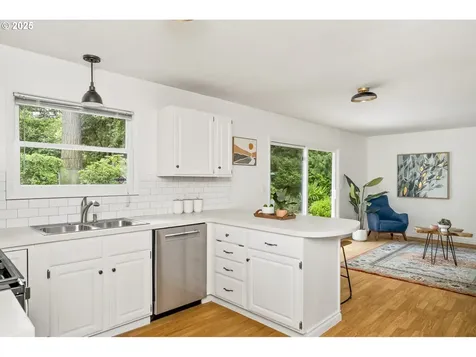 1070 SW Portola Avenue Portland OR 97225