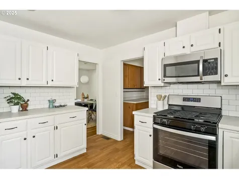 1070 SW Portola Avenue Portland OR 97225
