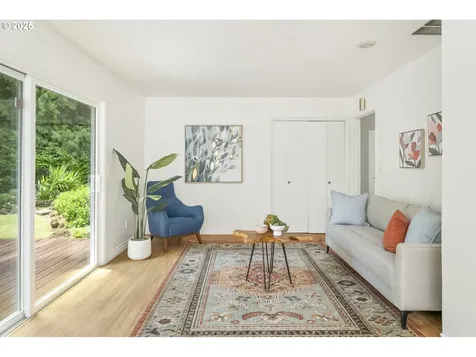 1070 SW Portola Avenue Portland OR 97225