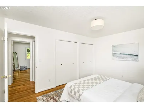 1070 SW Portola Avenue Portland OR 97225