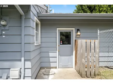 1070 SW Portola Avenue Portland OR 97225