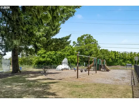 1070 SW Portola Avenue Portland OR 97225