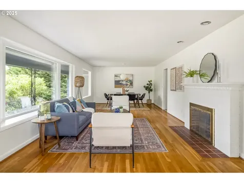 1070 SW Portola Avenue Portland OR 97225