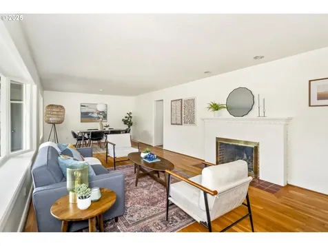 1070 SW Portola Avenue Portland OR 97225