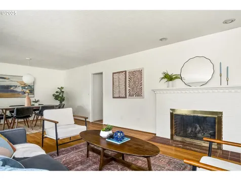 1070 SW Portola Avenue Portland OR 97225