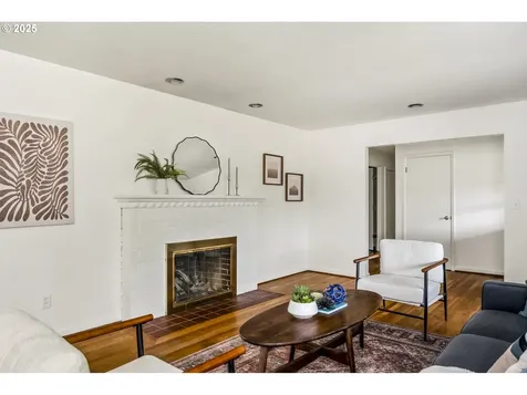 1070 SW Portola Avenue Portland OR 97225