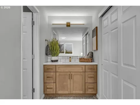 957 NE Kathryn Street Hillsboro OR 97124