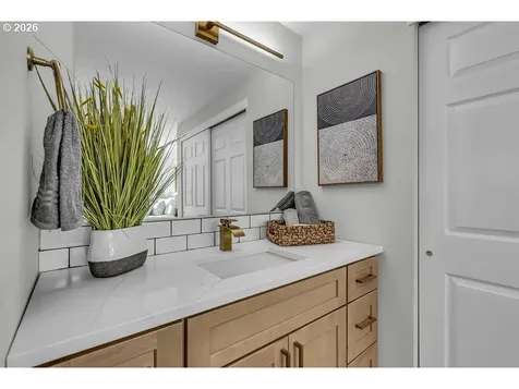 957 NE Kathryn Street Hillsboro OR 97124