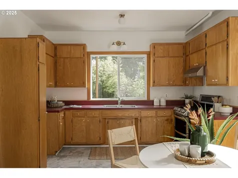 126 NE Thompson Street Portland OR 97212