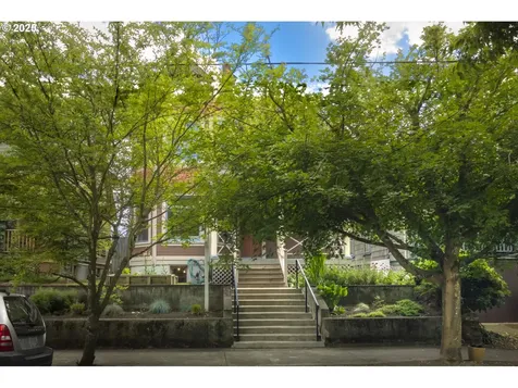 126 NE Thompson Street Portland OR 97212
