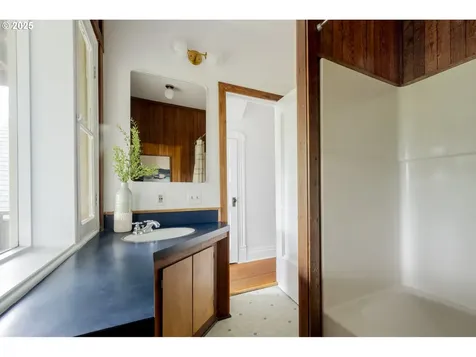 126 NE Thompson Street Portland OR 97212