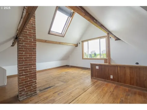 126 NE Thompson Street Portland OR 97212