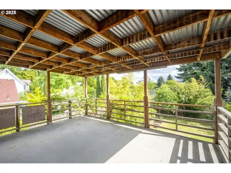 126 NE Thompson Street Portland OR 97212