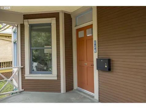 126 NE Thompson Street Portland OR 97212