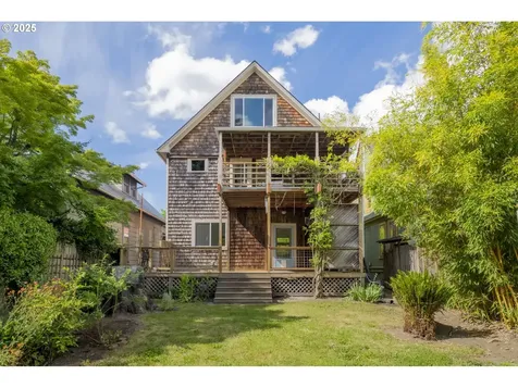 126 NE Thompson Street Portland OR 97212