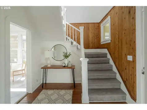 126 NE Thompson Street Portland OR 97212