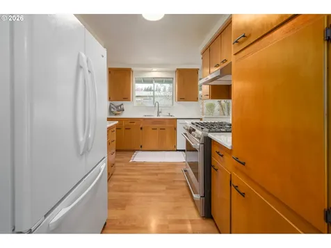 585 E 36th Avenue Eugene OR 97405