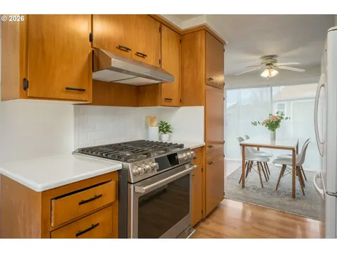 585 E 36th Avenue Eugene OR 97405