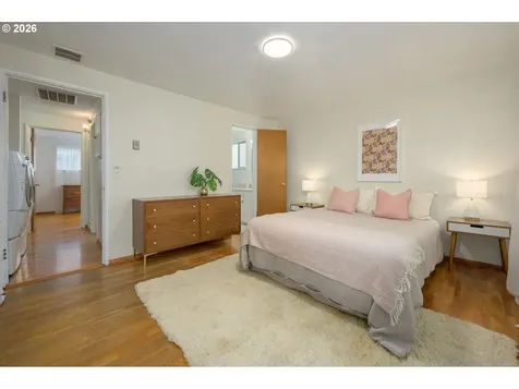 585 E 36th Avenue Eugene OR 97405