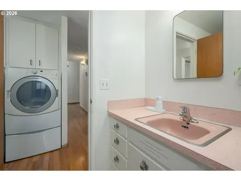 585 E 36th Avenue Eugene OR 97405