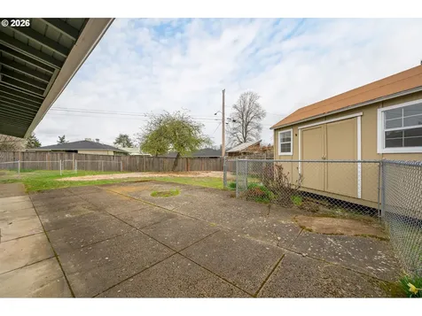 585 E 36th Avenue Eugene OR 97405