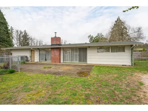 585 E 36th Avenue Eugene OR 97405
