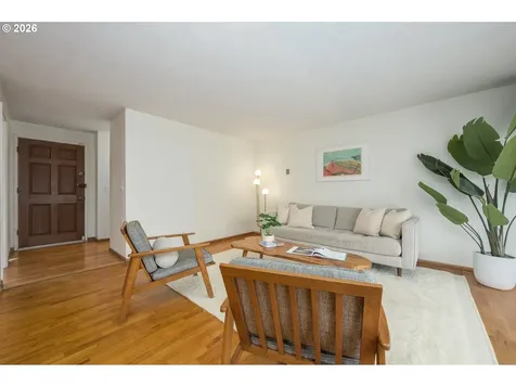 585 E 36th Avenue Eugene OR 97405