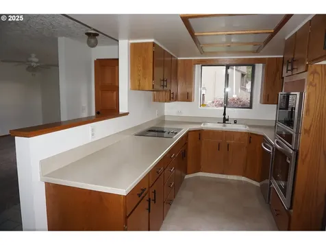 13819 NW 10th Court Vancouver WA 98685
